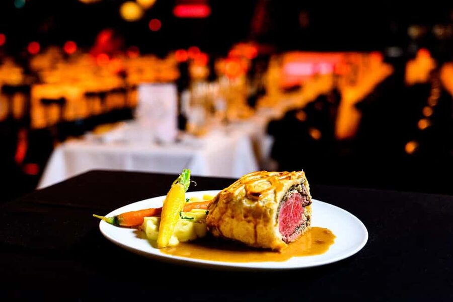 Paris: VIP Dinner and Cabaret Show at Paradis Latin - Quick “know before you go” details that matter