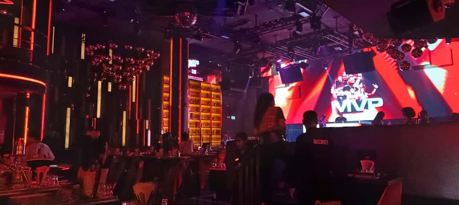 Phuket Nightlife Tour: Patong Bar & VIP Club Crawl Adventure - Practical Tips: Shoes, Dress Code, Cash, and the WhatsApp Link