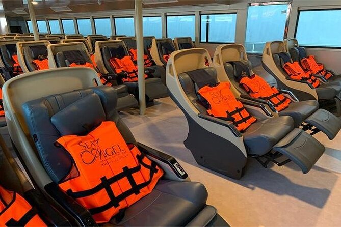 PHUKET: Phi Phi Island by Luxury Cruise"Exc. Gold Class VIP"Lunch - Who this Gold Class Phi Phi cruise suits best