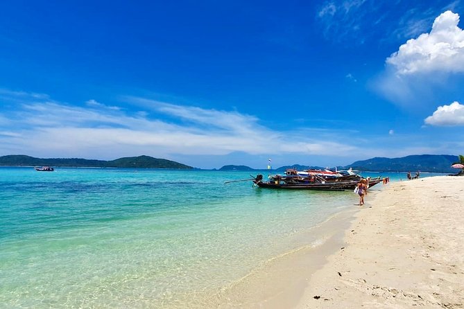 Pigs Island exclusive Semi VIP - Coral reef snorkeling at noon: full-face masks help