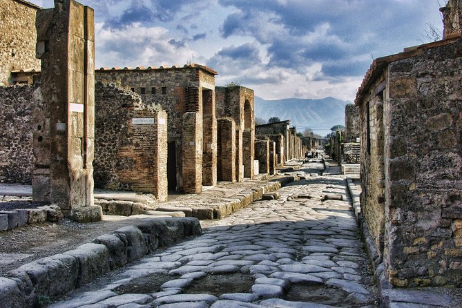 Pompeii and Vesuvius - VIP Tour/Small Group with Lunch - Pompeii Entry Plus a Guided Walk That Actually Helps