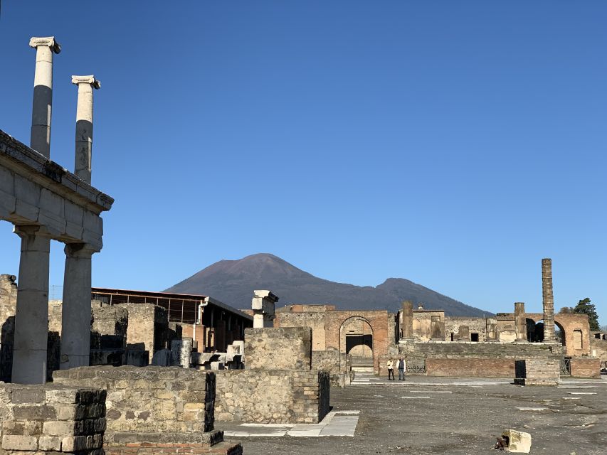 Pompeii VIP 3h Tour: Skip-the-line with your Archaeologist - Garden of the Fugitives: The Emotional Core of the Route