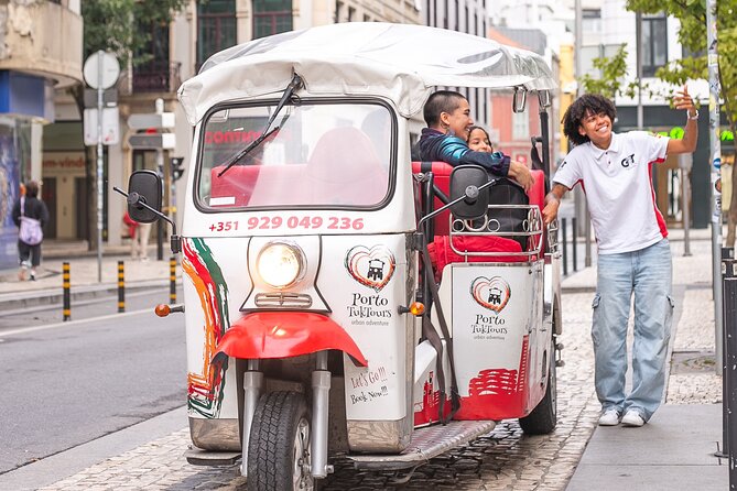 Porto: Tuk tuk vip guided tour - 1.30h - Key points to know before you ride