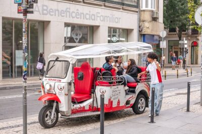 Porto: Tuk tuk vip guided tour - 1.30h - The 90-minute route: what each stop is really for