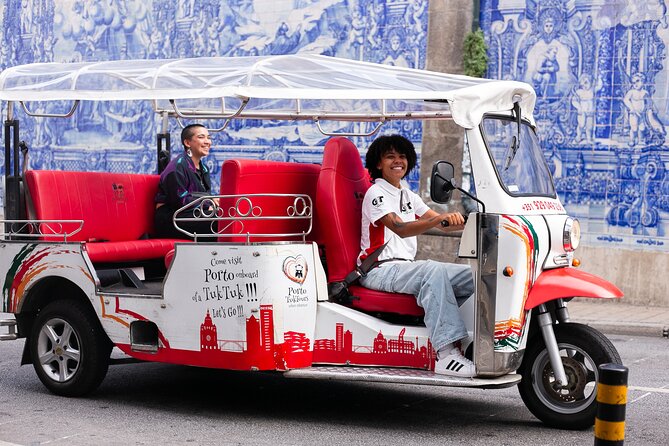 Porto: Tuk tuk vip guided tour - 1.30h - Best fit: who this Porto tuk-tuk tour suits