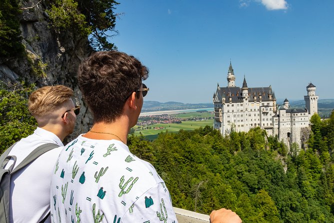 Premium Neuschwanstein Castle and Linderhof VIP Tour from Munich - Linderhof Castle: a guided interior tour plus gardens to linger