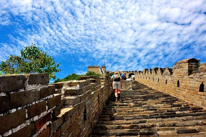 Private Day Tour of Mutianyu/Badaling Great Wall w/VIP Fast Pass - Hotel pickup plus a private guide: the comfort value