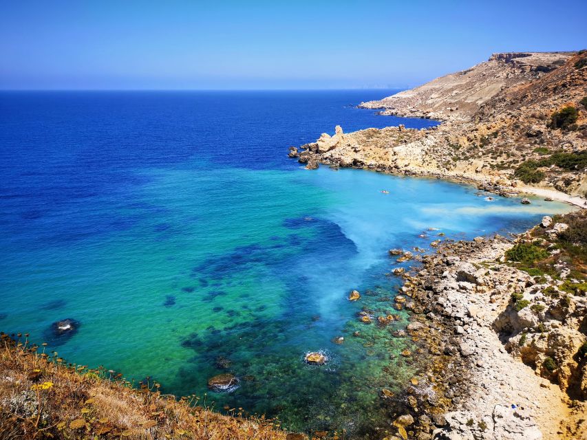 Private Driver to roam the island of Malta (VIP) - The English driver and AI Guide: stories on the move, not at the end