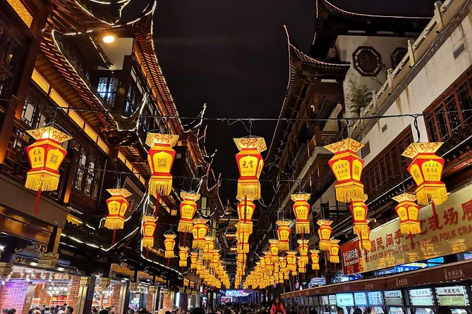 Private Evening Tour: VIP Huangpu River Cruise and Shanghai Lights - What guides like Tom, Mary, Tommy, Alex, Autumn, Linda, and Roy tend to do well