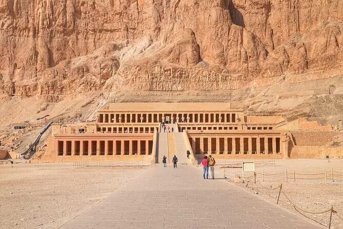 Private VIP Day trip: 5 temples, lunch,felucca and sound and light - Valley of the Nobles: aristocrats, art, and better preservation