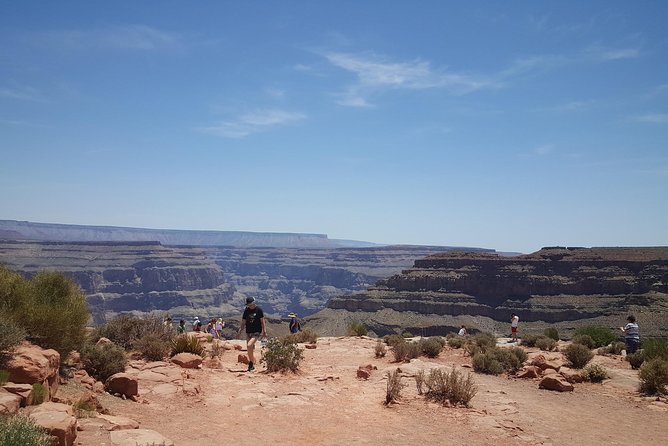 Private VIP Grand Canyon West Rim & Hoover Dam Tour with Meals - The private driver/guide experience: why guide personalities matter