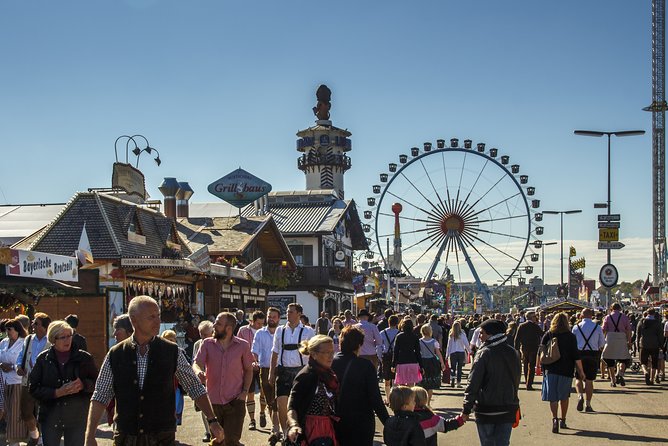 Private VIP Oktoberfest, Table, 3-Course-Menu, Beer & Champagne - VIP seating isn’t just comfort: it changes how you enjoy the Wiesn