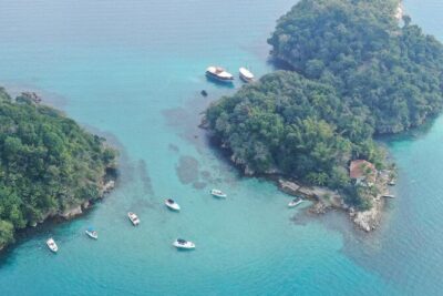 Private VIP Paradise Ilha Grande Speed Boat and Transfer from Rio - Stop-by-stop: Lagoa Azul to Praia do Amor