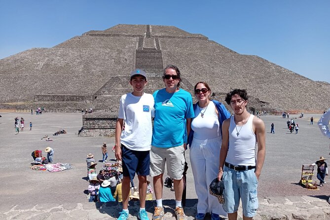 Private VIP Tour Pyramids of Teotihucan and Basilica - Best Rated - Guadalupe Basilica: your one-hour slot for the tilma and the atmosphere