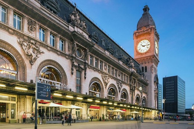 Private VIP transfer with a Ford Explorer from CDG Airport to Paris or return - Who This Transfer Fits Best