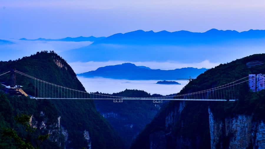 Private VIP Zhangjiajie Tianmen Mountain Day Tour - Ghost Valley Plank Road and Tianmen Temple: Views and Structure