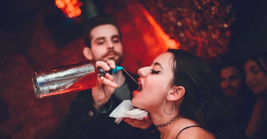 Pub Crawl - 1-hour Open Bar then Vip to 5 Clubs - Krakow - Stop-by-Stop: What You’ll Do at Each Venue