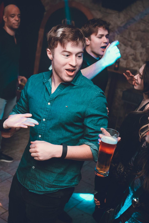 Pub Crawl - 1-hour Open Bar then Vip to 5 Clubs - Krakow - Practical Tips So You Enjoy It More