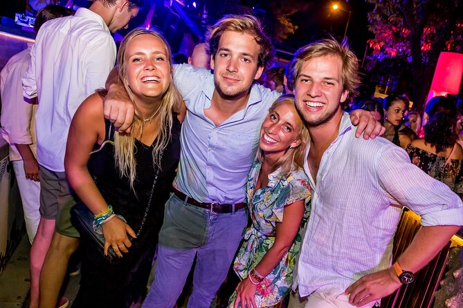 Pub Crawl + Party Night (3 Bars +VIP Entrance to a top Club ) - Meeting at Alameda de Hércules and Getting Your First Free Shot