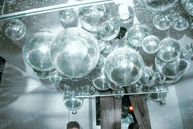Pub Crawl + Unlimited Drinks + VIP entry + Drinking Games & Photographer - Who should book this crawl (and who should skip it)