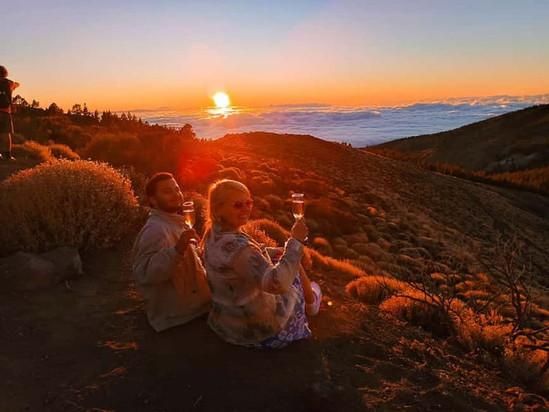 Puerto Cruz: VIP Teide Sunset & Stars, Guachiche Lunch+Cava - Puerto de la Cruz Pickup and a Small-Group Pace