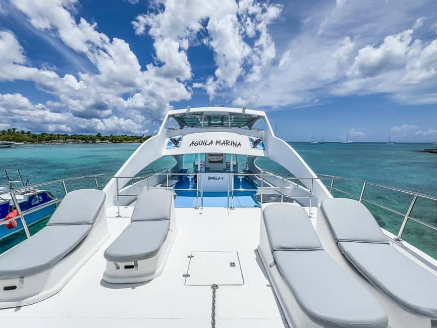 Punta Cana: Exclusive Private Catamaran Tour to Saona Island – VIP Service - On Board: Music, Drinks, and How the Crew Manages the Day