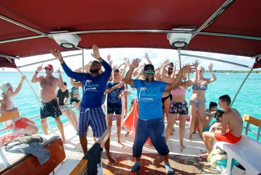 Punta Cana - Santo Domingo: Saona Island VIP Catamaran Tour - Saona Island in Parque Nacional del Este: Your Time on the Main Stage