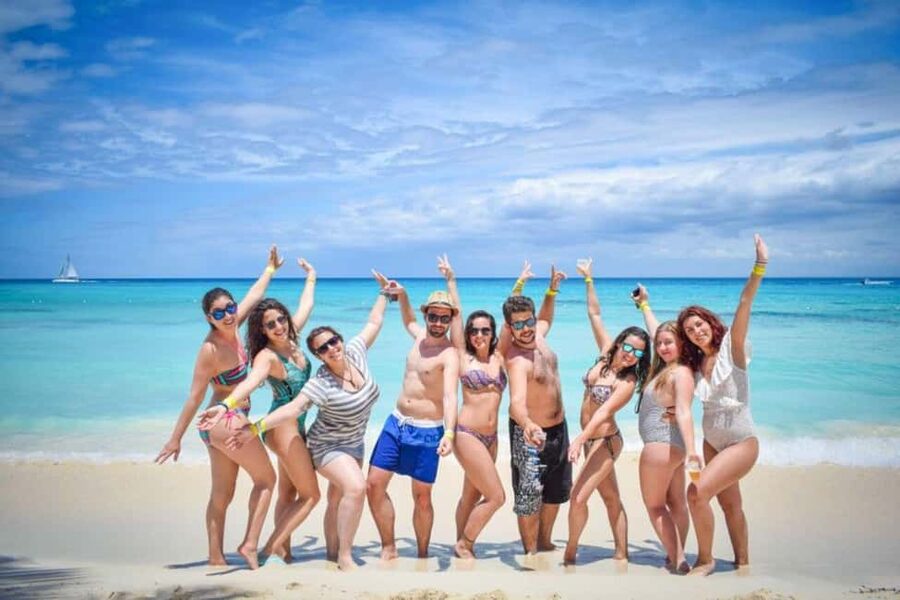 Punta Cana - Santo Domingo: Saona Island VIP Catamaran Tour - Return Trip With Open Bar: Party Energy, Not a Silent Boat Ride
