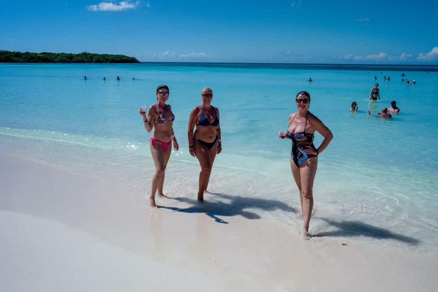 Punta Cana: Saona Island VIP 4 first-class beach and sunset - Key things to know before you go