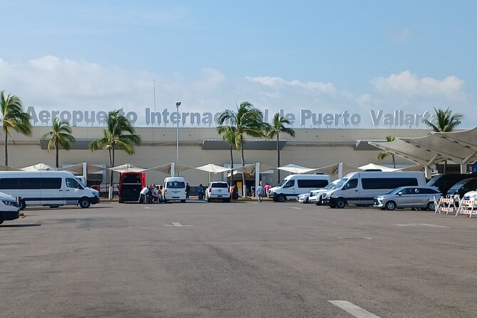 PVR VIP Round trip transfers Airport - Downtown - Airport - Price and value: what $59 per person really buys