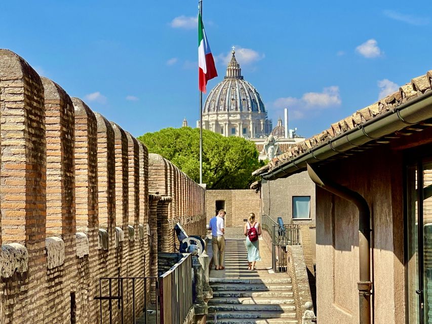 Rome: Castel Sant'Angelo and Hadrian's Tomb Guided VIP Tour - Michelangelo’s Courtyard and the Castle’s Practical Theater
