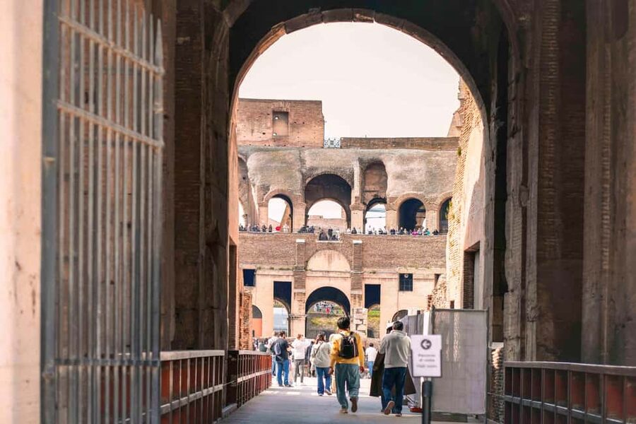 Rome: Colosseum Arena, Roman Forum & Palatine Hill VIP Tour - Back to ground level: Colosseum history and engineering in your main guided hour
