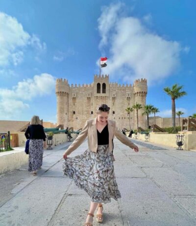 Royal Alexandria Day Trip: An Exclusive VIP Experience - Kom el Shoqafa catacombs and Kom el-Deka’s Roman theater: stop before the crowds
