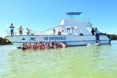 Sabina del Mar Party Boat VIP - Getting to the boat: pickup, the meeting point, and how to avoid confusion