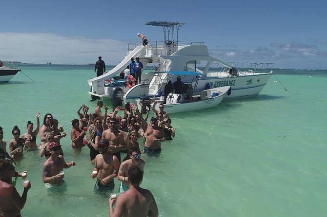 Sabina del Mar Party Boat VIP - Cruise time along Bavaro: what you’re really paying for