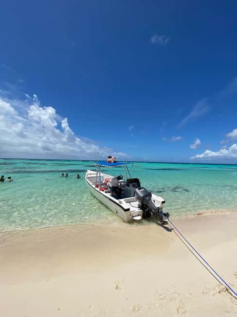 Saona Island VIP: 4 Beaches , Mano Juan & Canto de la Playa - Key moments that make Saona VIP feel different