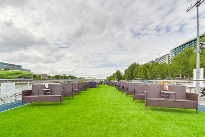 Seine River Dinner Cruise with Live Singer by VIP Yacht de Paris - Key highlights to know before you go