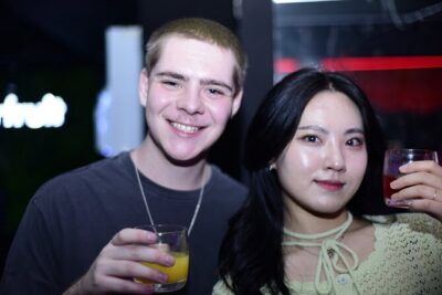 Seoul: Apgujeong Premium Pub Crawl with VIP Bottle Service - Stop 1: Safari Social Bar in Sinsa-dong (Jungle-Themed Warmup)