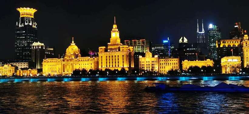 Shanghai Night River Cruise VIP Seat with Authentic Dinner - VIP night views on the Huangpu: what makes it worth $168