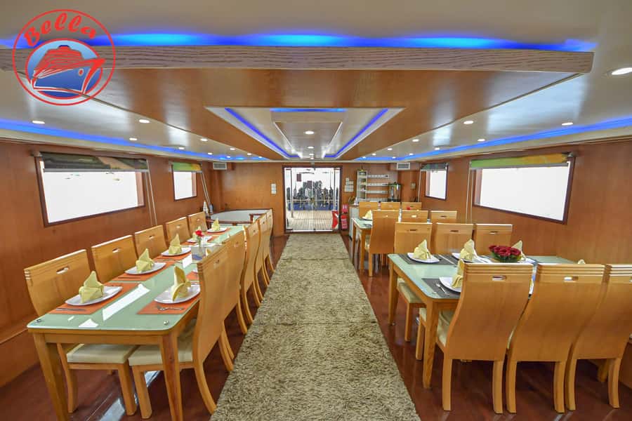 Sharm: Vip Snorkeling Cruise with international lunch - The photographer: a fun extra with a price tag