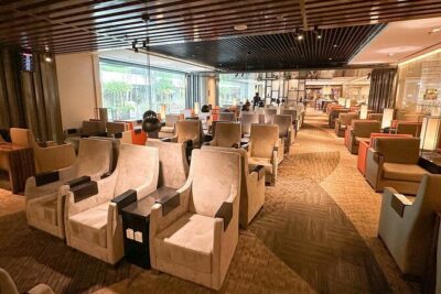 Singapore Changi Airport (SIN) T1/T2/T3/T4 VIP Lounge Access - Entering the lounge smoothly: security access and the QR code check