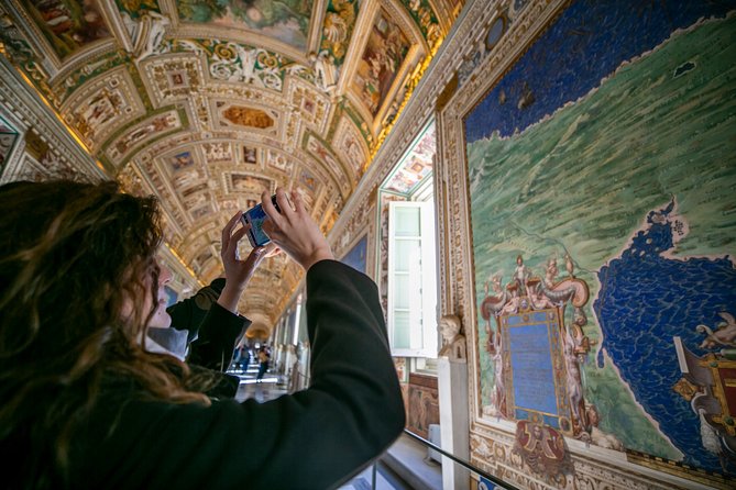 Skip-the-line Vip Private Tour of Vatican Sistine Chapel&Basilica - Finishing in St. Peter’s Square: a strong wrap-up