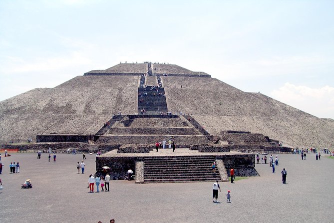Small VIP Group: Teotihuacan Pyramids and Shrine of Guadalupe with lunch - Teotihuacan and Guadalupe in a Single Day: How the Timing Works