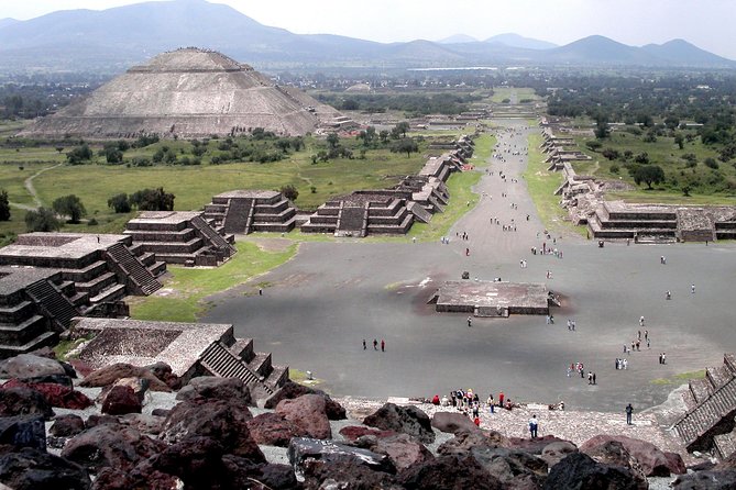 Small VIP Group: Teotihuacan Pyramids and Shrine of Guadalupe with lunch - Lunch and Food: Plan Ahead for an 11-Hour Day