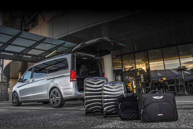 St Lucia Airport VIP Services & Private Transfers - The Taxi Transfer Step: Comfortable, Ready, and Well-Timed