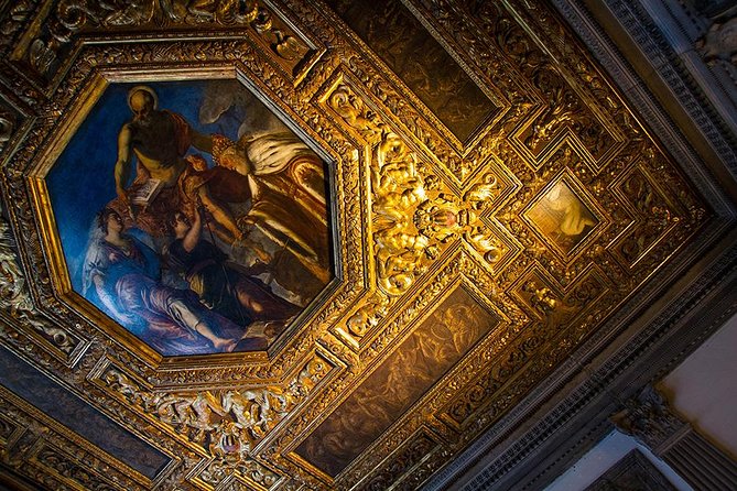 St Mark's Basilica & Doge's Palace with Secret Passages Access - Council rooms, archives, and how Venice kept power from turning rotten