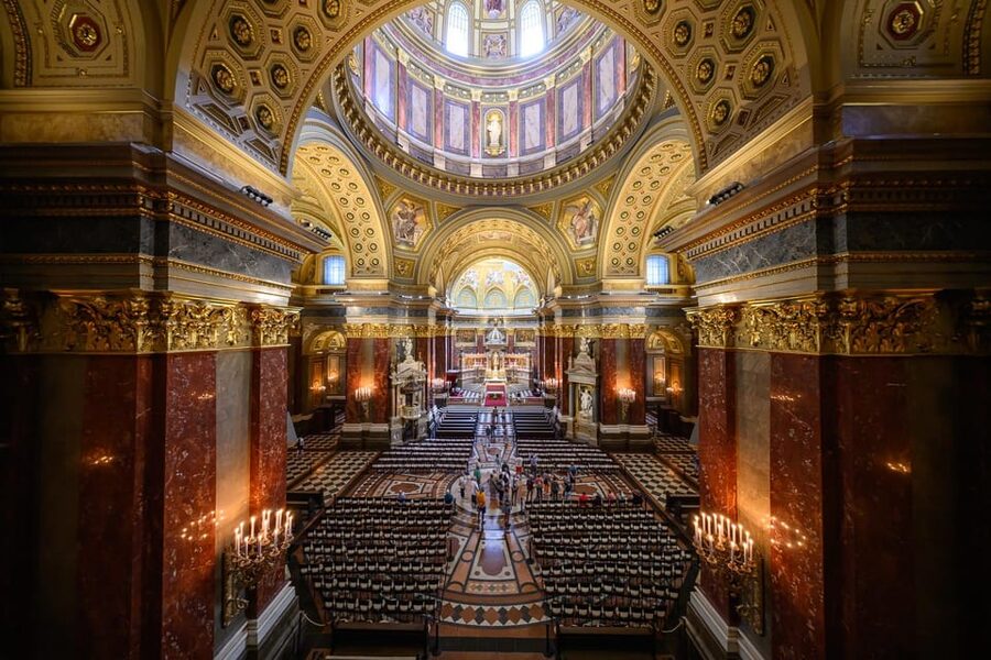 St. Stephen's Basilica: VIP Concert & After Hours Dome Visit - Small group comfort and express elevators: saving time without rushing