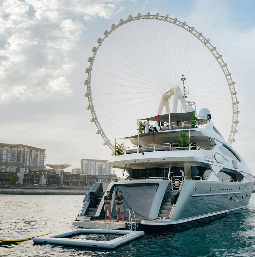 Sunseeker Superyacht: VIP Dinner, Premium Drinks& Live Music - Key points to know before you go