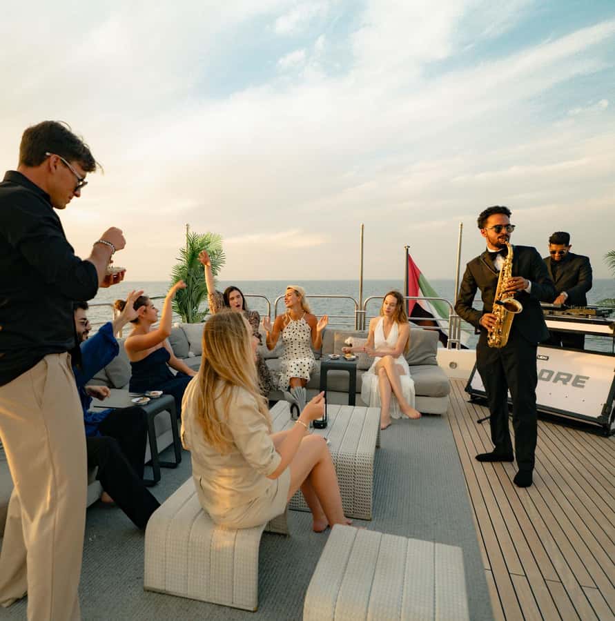 Sunseeker Superyacht: VIP Dinner, Premium Drinks& Live Music - Night Party rules: what changes when cocktails are off