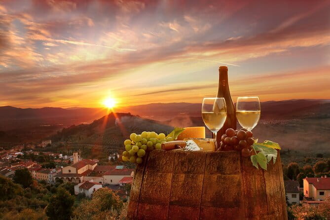 Sunset VIP Chianti wine tour - Stop 2: Castellina in Chianti for narrow alleys and quick browsing